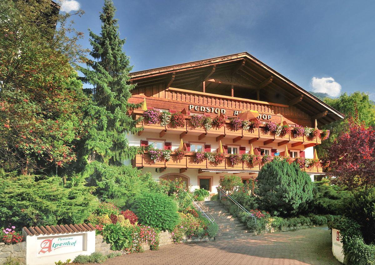 Pension Alpenhof San Leonardo in Passiria Exterior photo